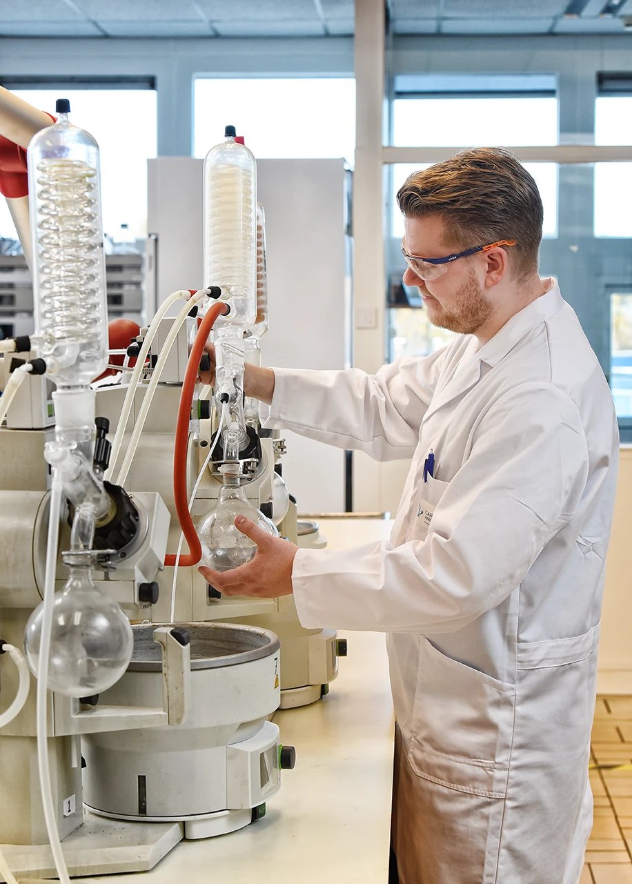 Werken in het laboratorium in de chemie