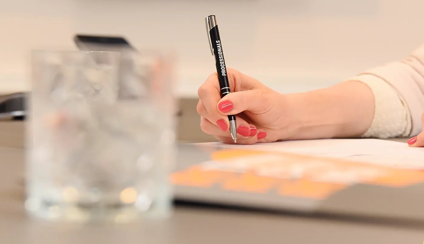 Contractondertekening met Processionals pen