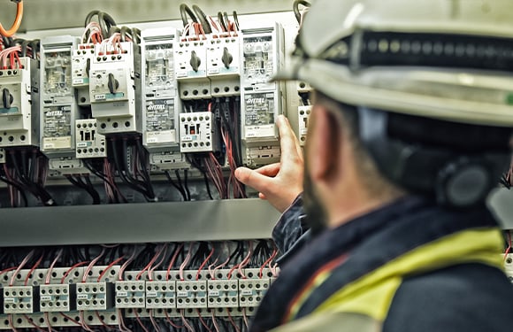 Wat doet een monteur technische dienst?